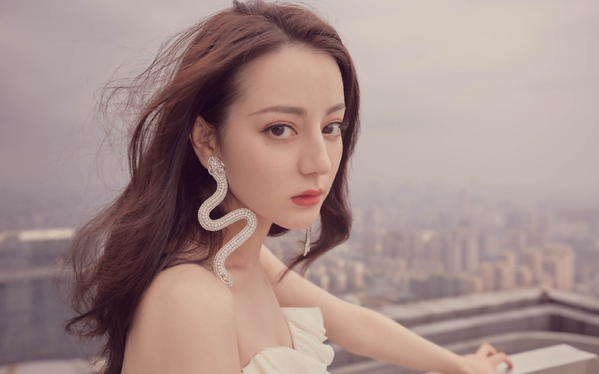 队长是否仍应由老将担任或应考虑影响力，队长算在队员里面吗_